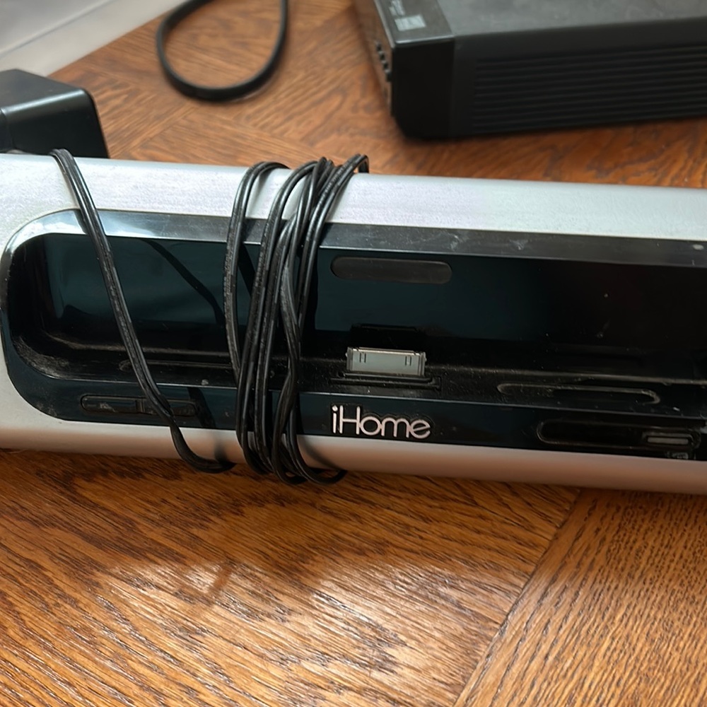 iHome tablet charger